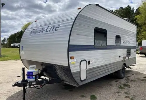 travel trailer under 25 feet